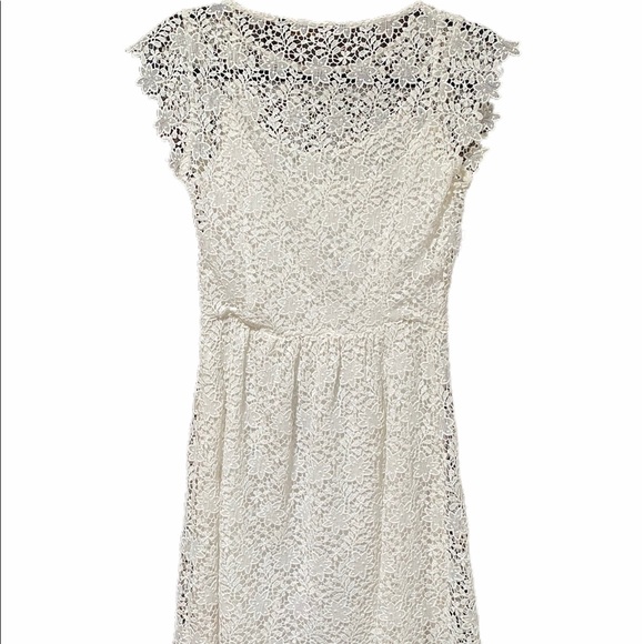 Zara Dresses & Skirts - ZARA BASIC WHITE FLOWER SHORT DRESS